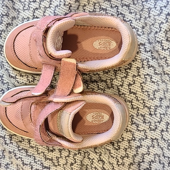 Wander Free Girl's Rosewood Rose Pink Sneakers Size 8 - Picture 5 of 7